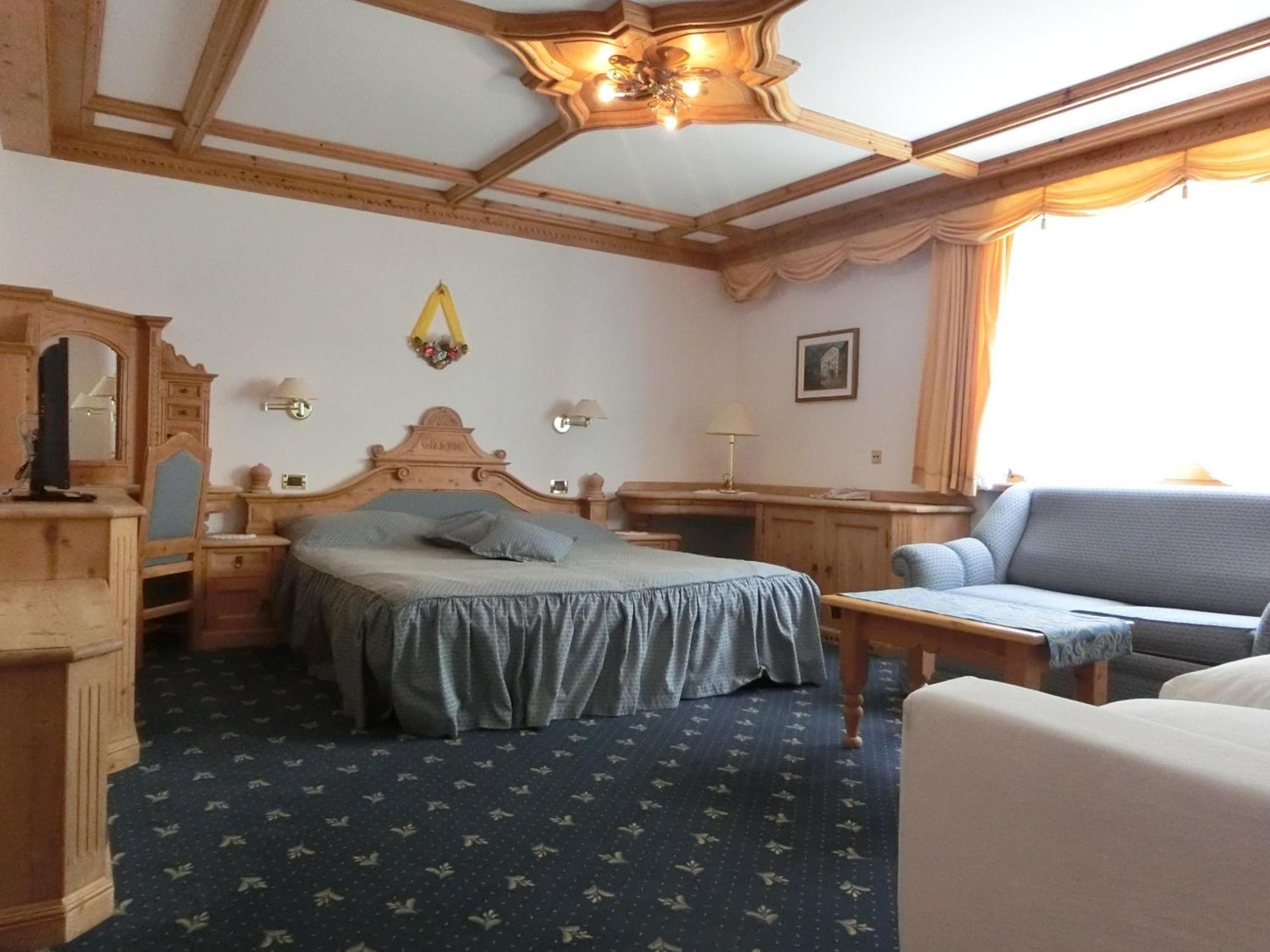 Garni Criss Aparthotel Colfosco Exterior foto