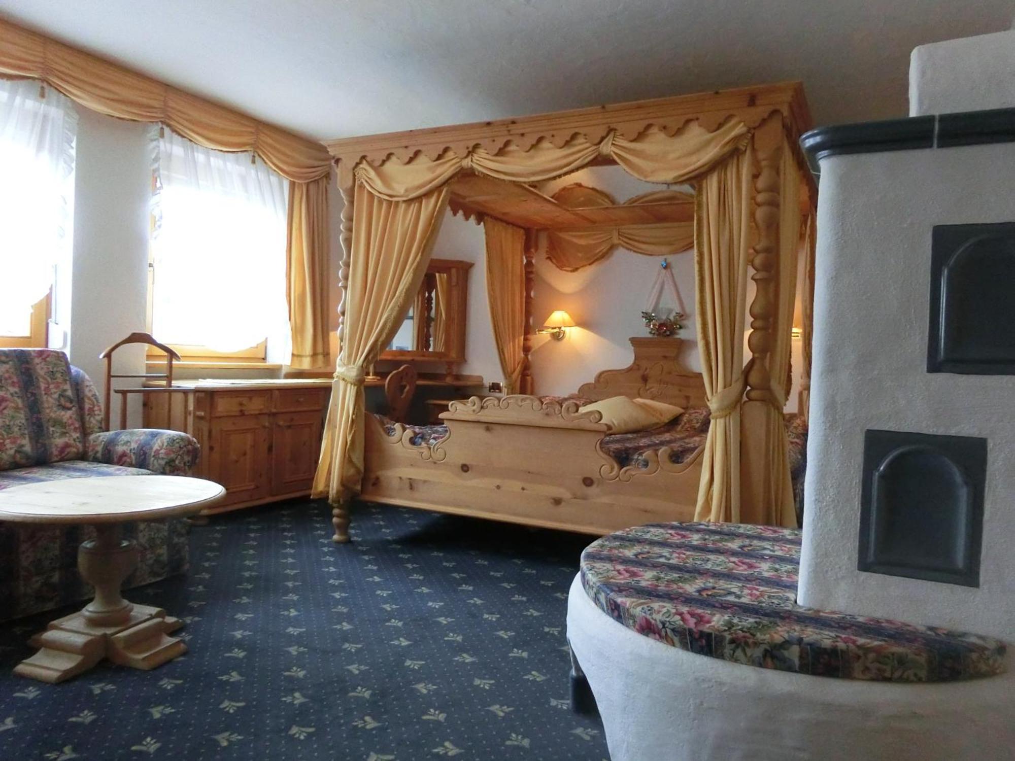 Garni Criss Aparthotel Colfosco Exterior foto