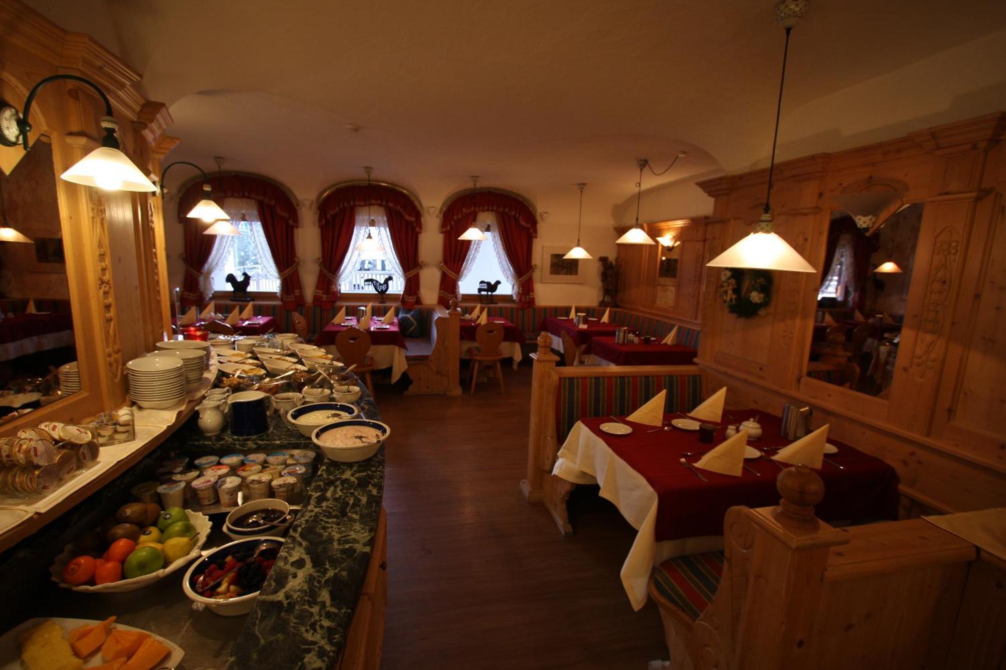 Garni Criss Aparthotel Colfosco Exterior foto
